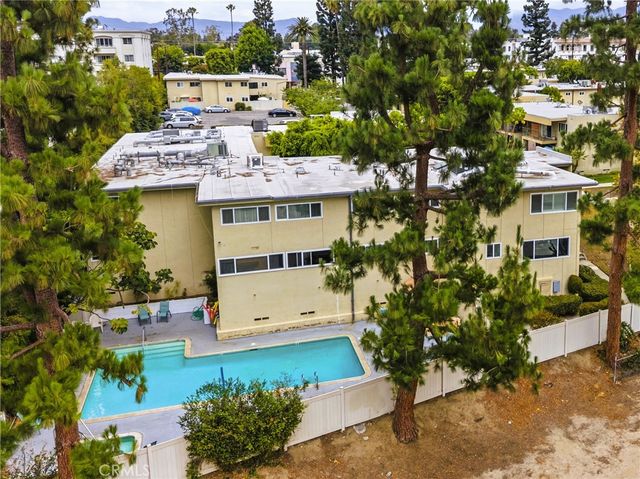 11138 Aqua Vista Street 52, Studio City, CA 91602