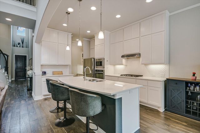 501 Anfield CIR, Austin, TX 78738