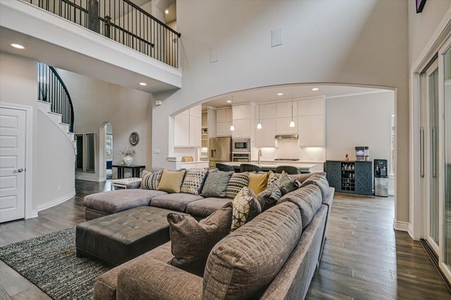 501 Anfield CIR, Austin, TX 78738