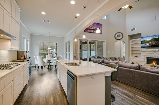 501 Anfield CIR, Austin, TX 78738