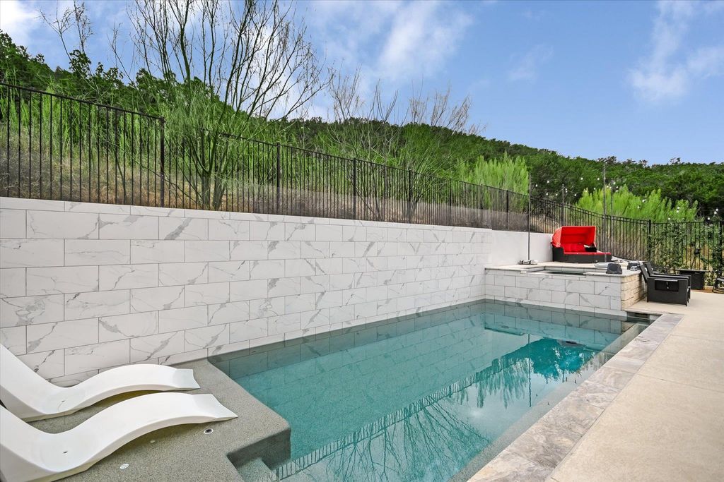 501 Anfield CIR, Austin, TX 78738