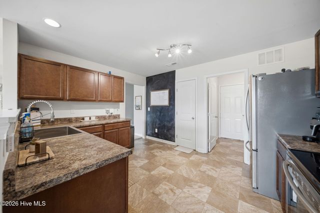 78 E Scotchtown Street NW, Supply, NC 28462