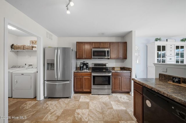 78 E Scotchtown Street NW, Supply, NC 28462