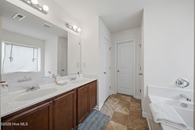 78 E Scotchtown Street NW, Supply, NC 28462