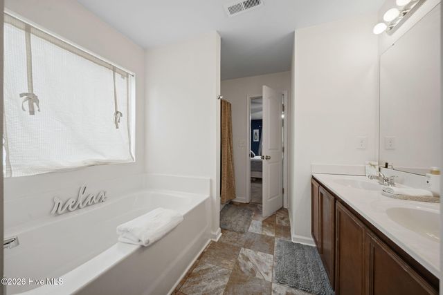 78 E Scotchtown Street NW, Supply, NC 28462