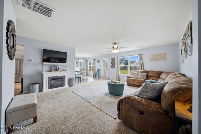78 E Scotchtown Street NW, Supply, NC 28462