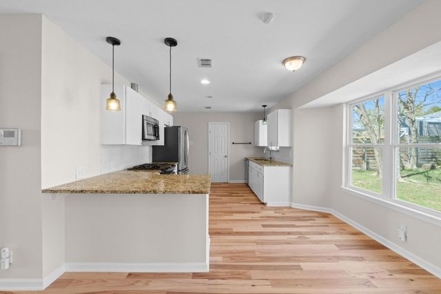 2312 Rogge LN, Austin, TX 78723