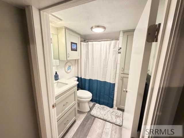 5289 E Free Avenue, Iona, ID 83427