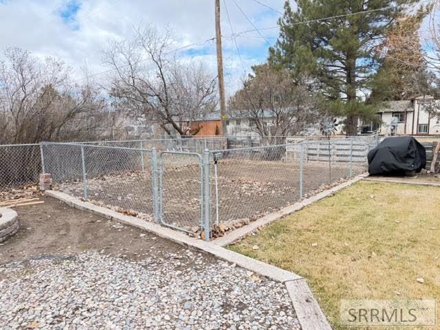 5289 E Free Avenue, Iona, ID 83427