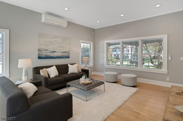 153 N Passaic Ave, Chatham Boro, NJ 07928