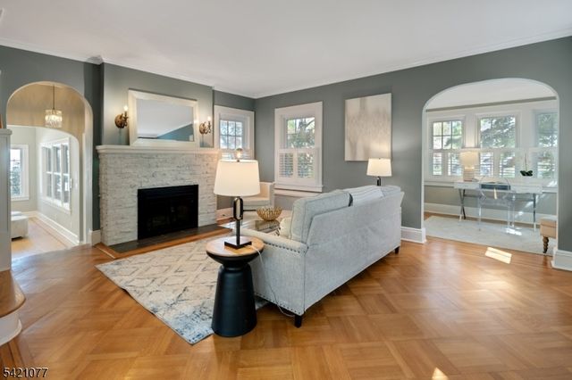 153 N Passaic Ave, Chatham Boro, NJ 07928