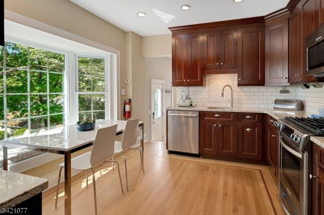 153 N Passaic Ave, Chatham Boro, NJ 07928