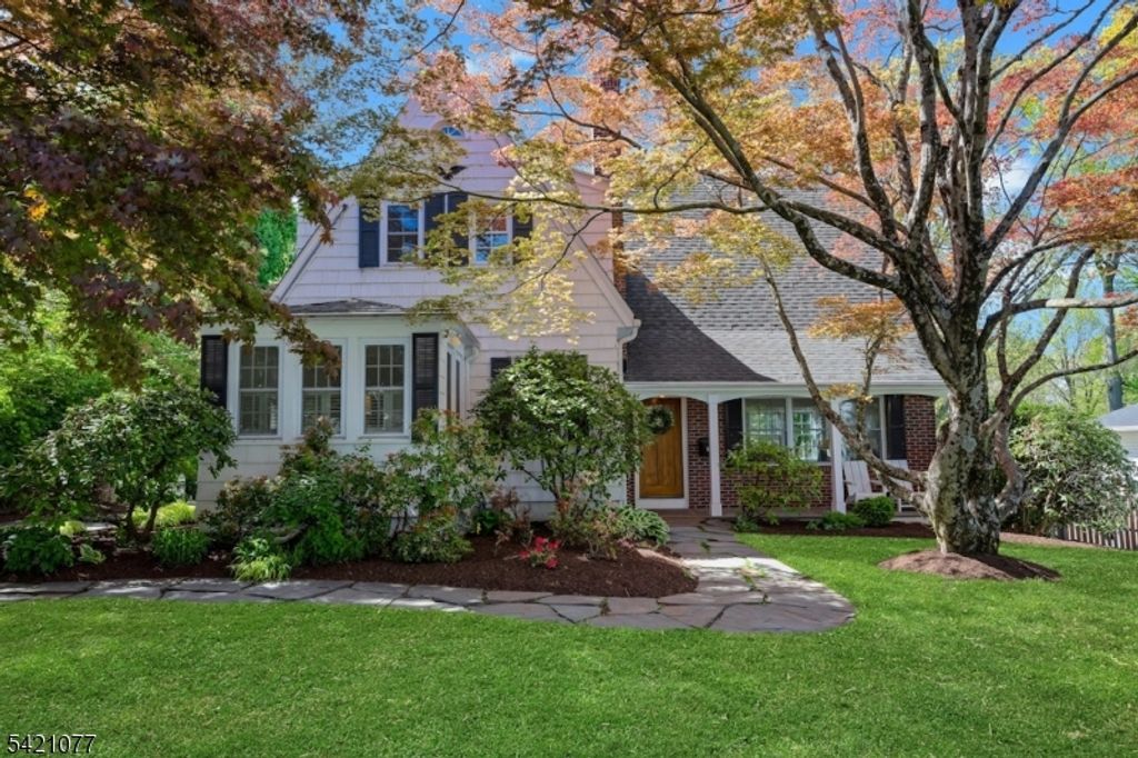 153 N Passaic Ave, Chatham Boro, NJ 07928