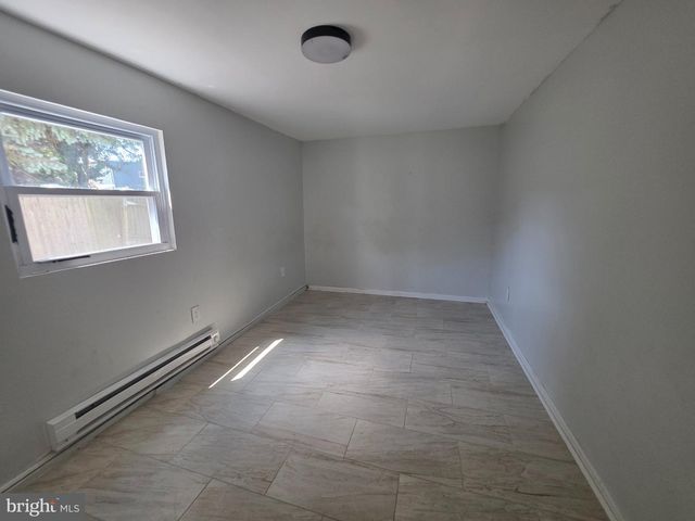 572--574 EMMETT AVE, Trenton, NJ 08629