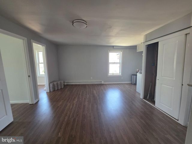 572--574 EMMETT AVE, Trenton, NJ 08629