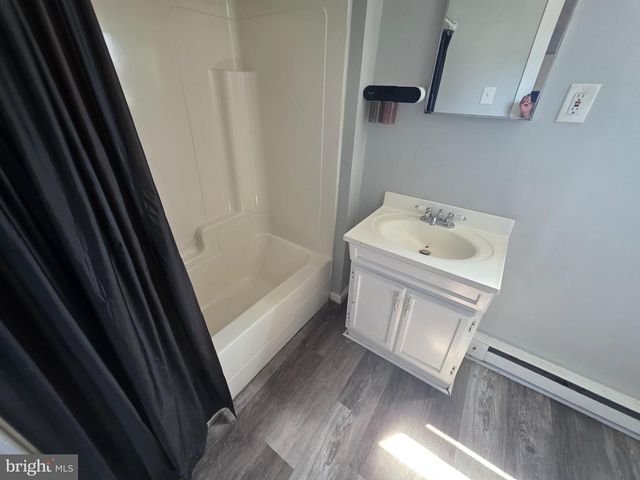 572--574 EMMETT AVE, Trenton, NJ 08629