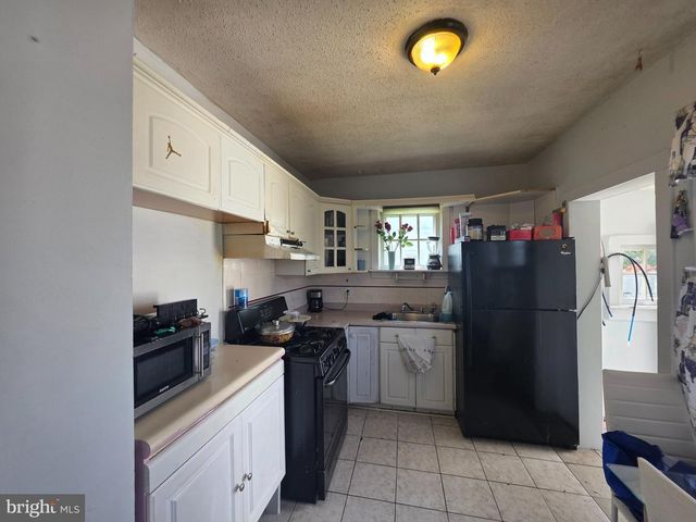 572--574 EMMETT AVE, Trenton, NJ 08629