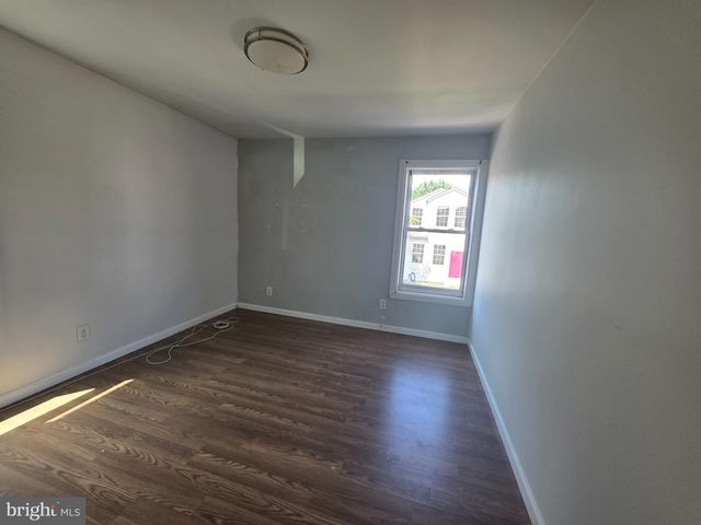 572--574 EMMETT AVE, Trenton, NJ 08629