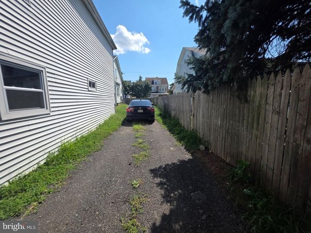 572--574 EMMETT AVE, Trenton, NJ 08629