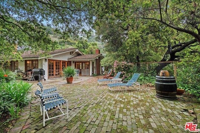 1809 Melhill Way, Los Angeles, CA 90049