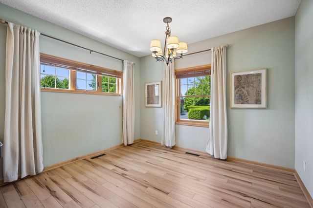 11585 Laketowne View, Albertville, MN 55301