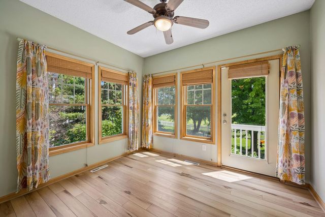 11585 Laketowne View, Albertville, MN 55301