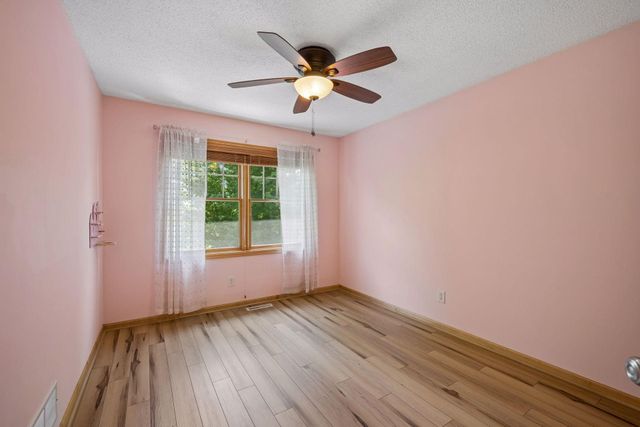 11585 Laketowne View, Albertville, MN 55301