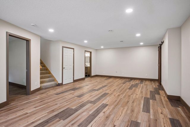 11585 Laketowne View, Albertville, MN 55301