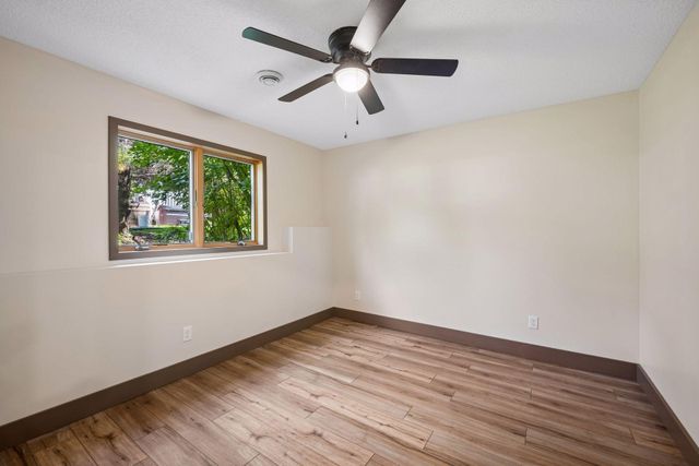 11585 Laketowne View, Albertville, MN 55301