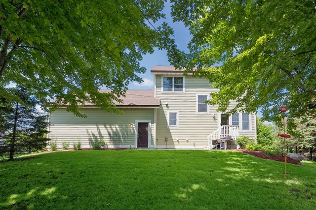 11585 Laketowne View, Albertville, MN 55301