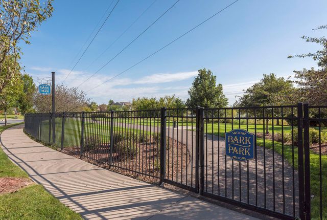 11585 Laketowne View, Albertville, MN 55301