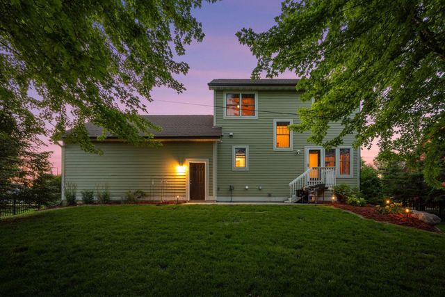 11585 Laketowne View, Albertville, MN 55301