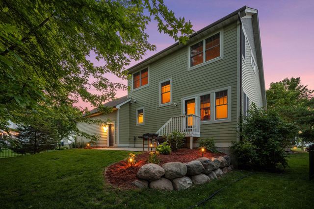 11585 Laketowne View, Albertville, MN 55301