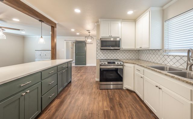 1304 8th Street, Shallowater, TX 79363