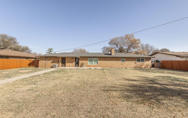 1304 8th Street, Shallowater, TX 79363