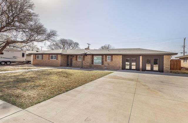 1304 8th Street, Shallowater, TX 79363