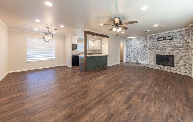 1304 8th Street, Shallowater, TX 79363