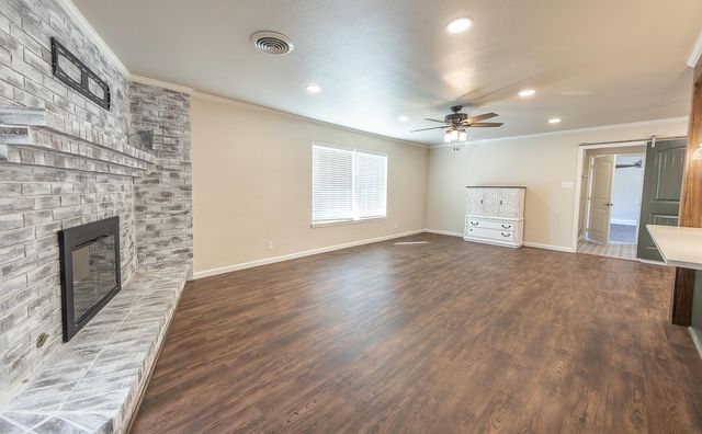 1304 8th Street, Shallowater, TX 79363