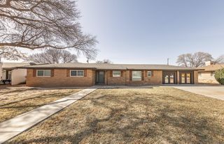 1304 8th Street, Shallowater, TX 79363