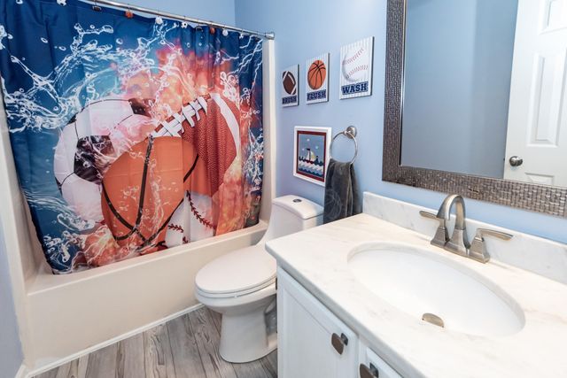 1231 Center Lake Drive, Mount Pleasant, SC 29464