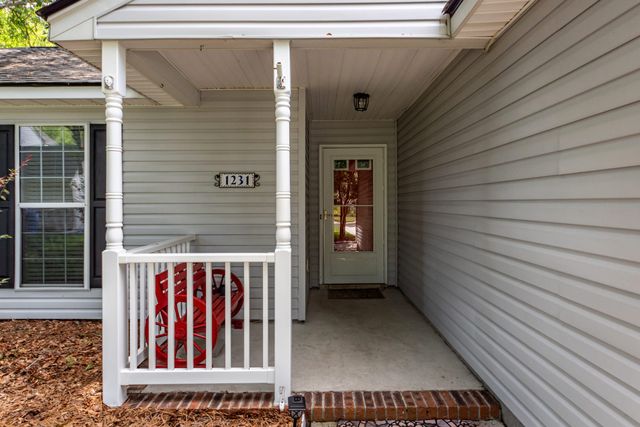 1231 Center Lake Drive, Mount Pleasant, SC 29464