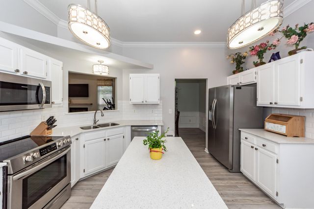 1231 Center Lake Drive, Mount Pleasant, SC 29464