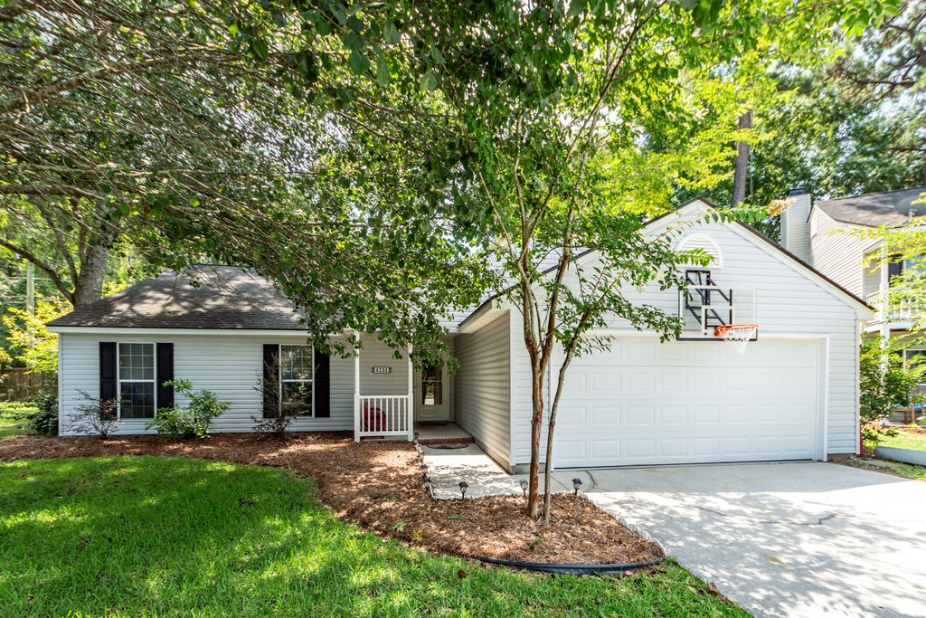 1231 Center Lake Drive, Mount Pleasant, SC 29464