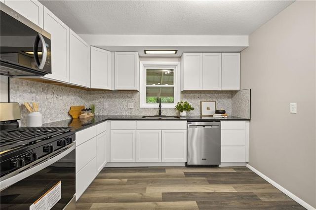 5412 NE 56th Place, Kansas City, MO 64119