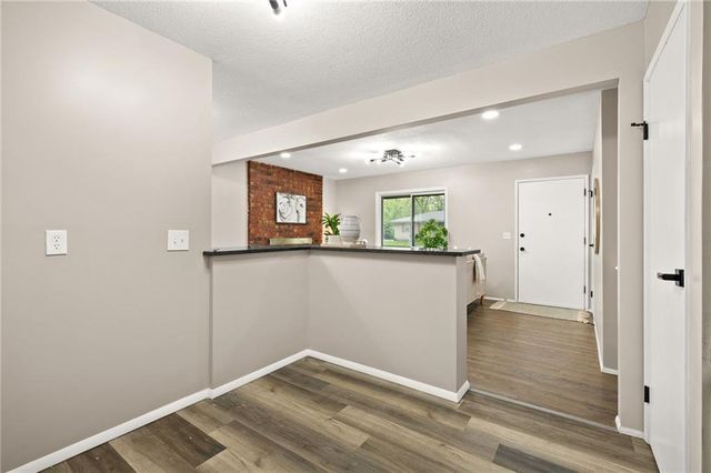 5412 NE 56th Place, Kansas City, MO 64119