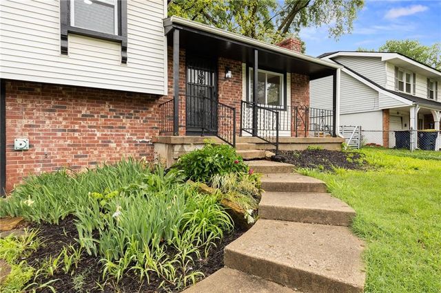 5412 NE 56th Place, Kansas City, MO 64119
