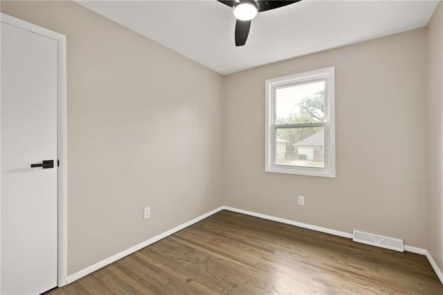 5412 NE 56th Place, Kansas City, MO 64119