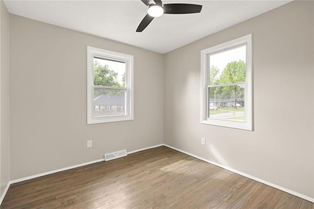 5412 NE 56th Place, Kansas City, MO 64119