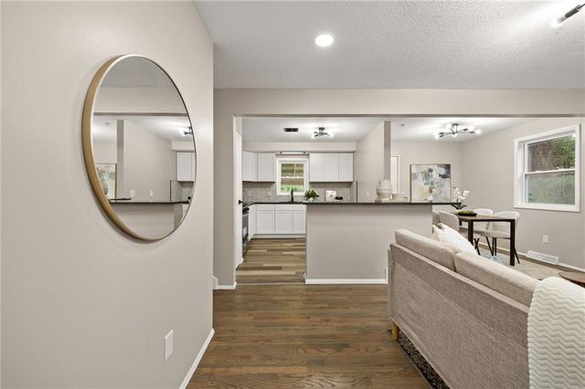 5412 NE 56th Place, Kansas City, MO 64119