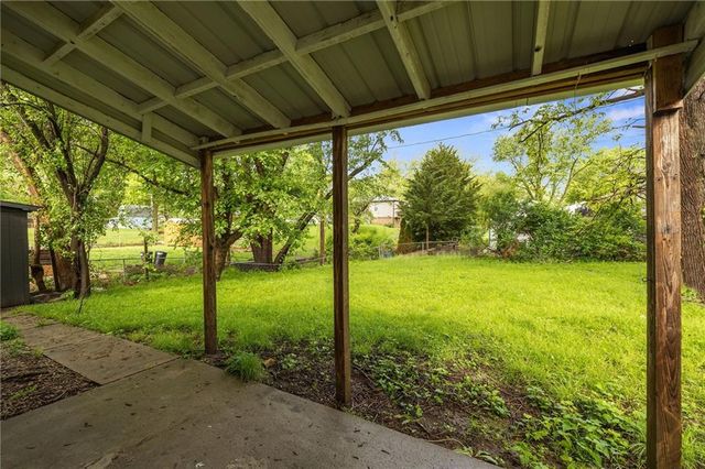 5412 NE 56th Place, Kansas City, MO 64119